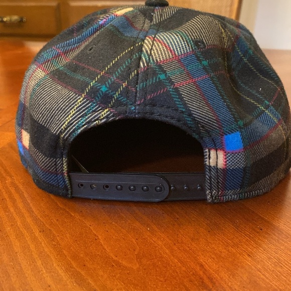 Harry Potter Hogwarts Snapback Hat Cap NWOT - Picture 4 of 6